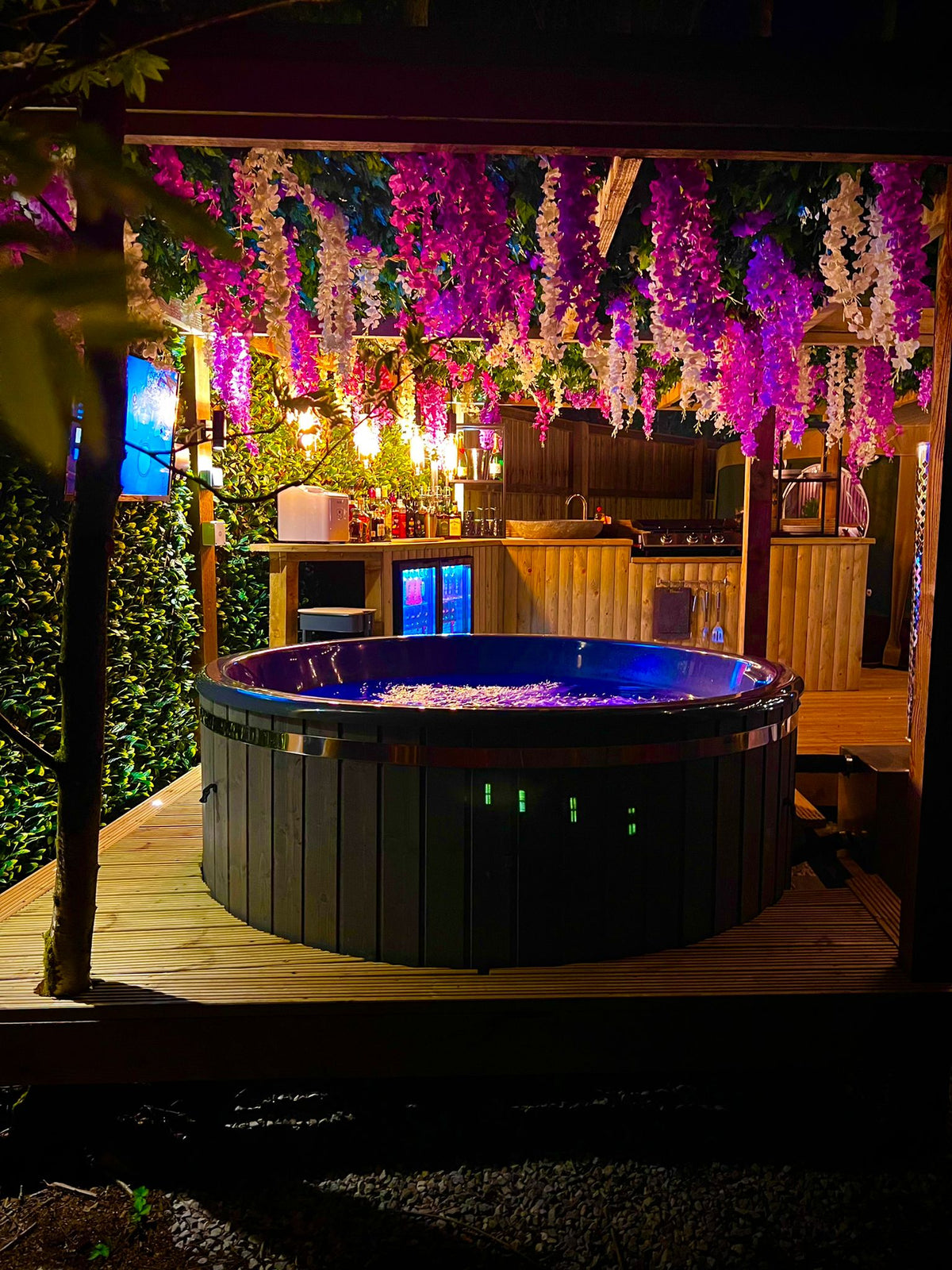 Outdoor Living Elite Hot Tub