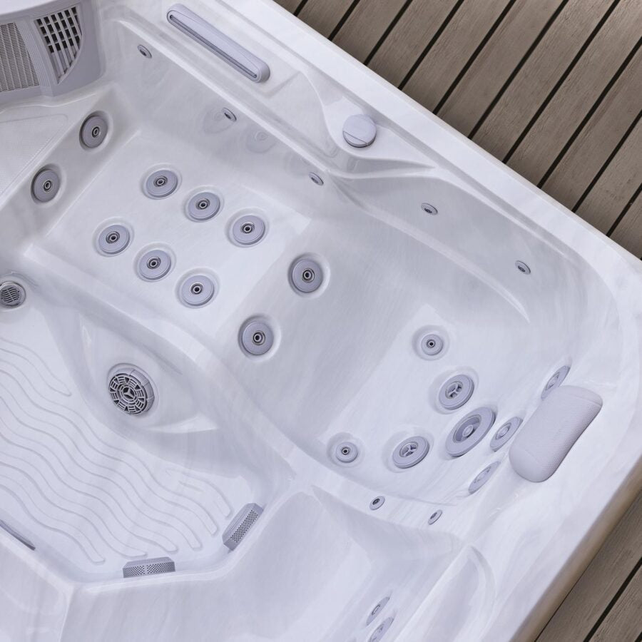 Aquasolus The Aspen Hot Tub