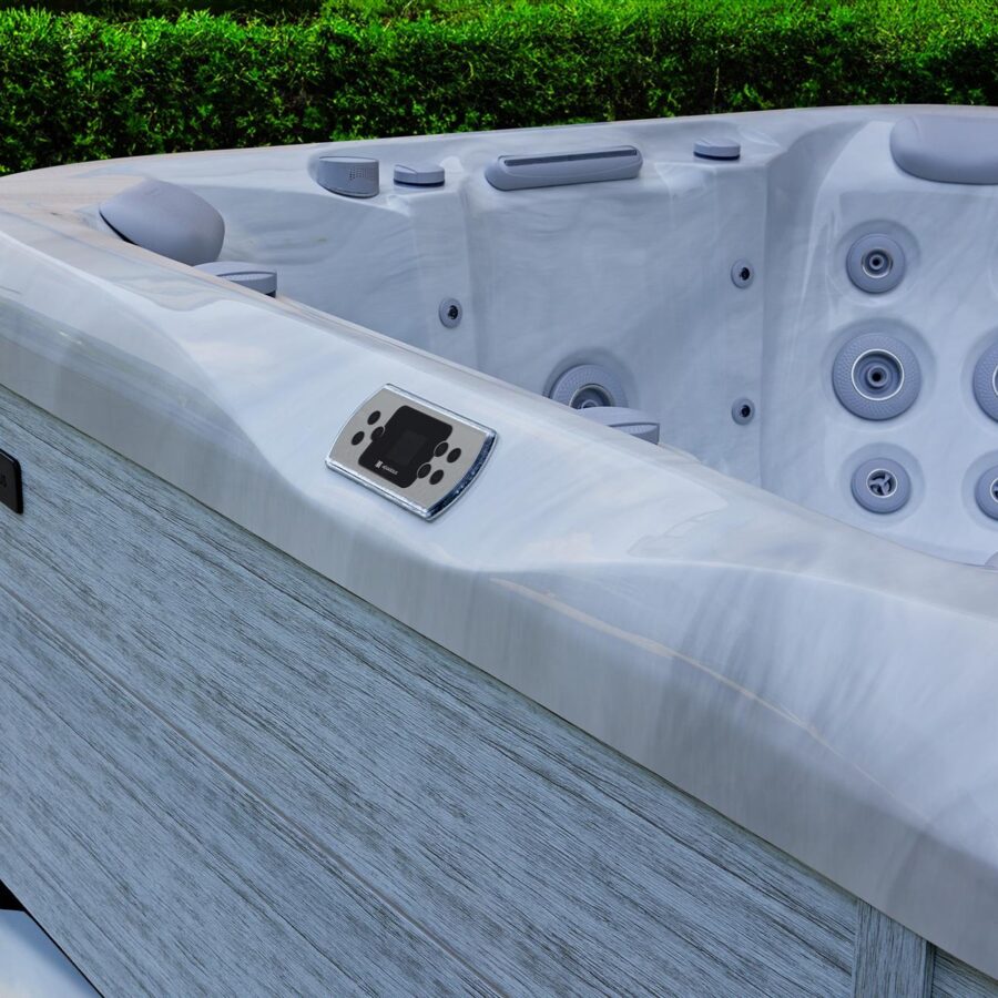 Aquasolus The Calma Hot Tub
