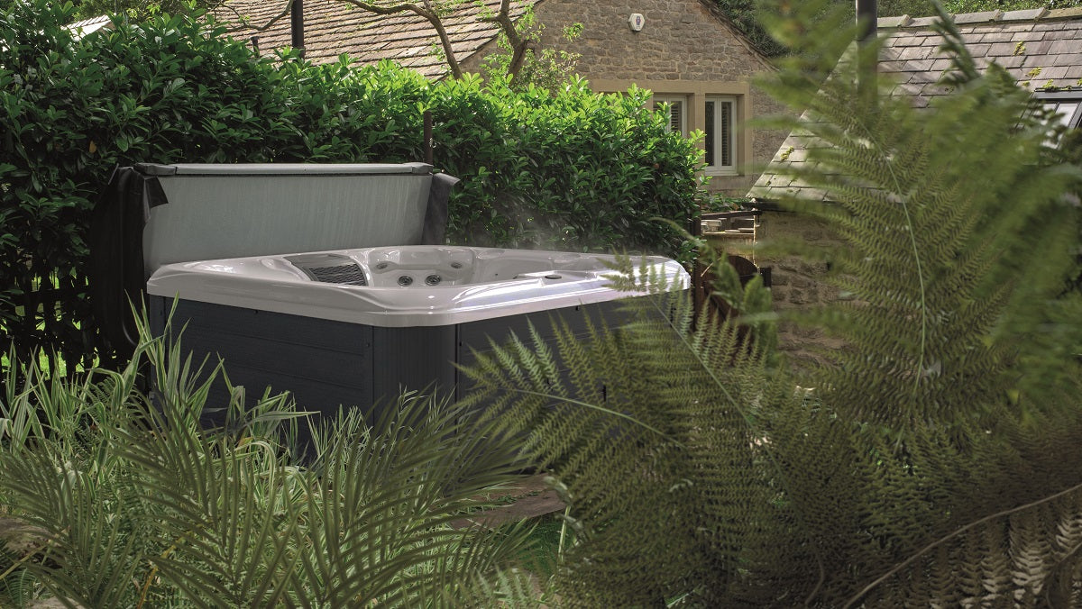 Platinum Spas Vacation Lounge Hot Tub