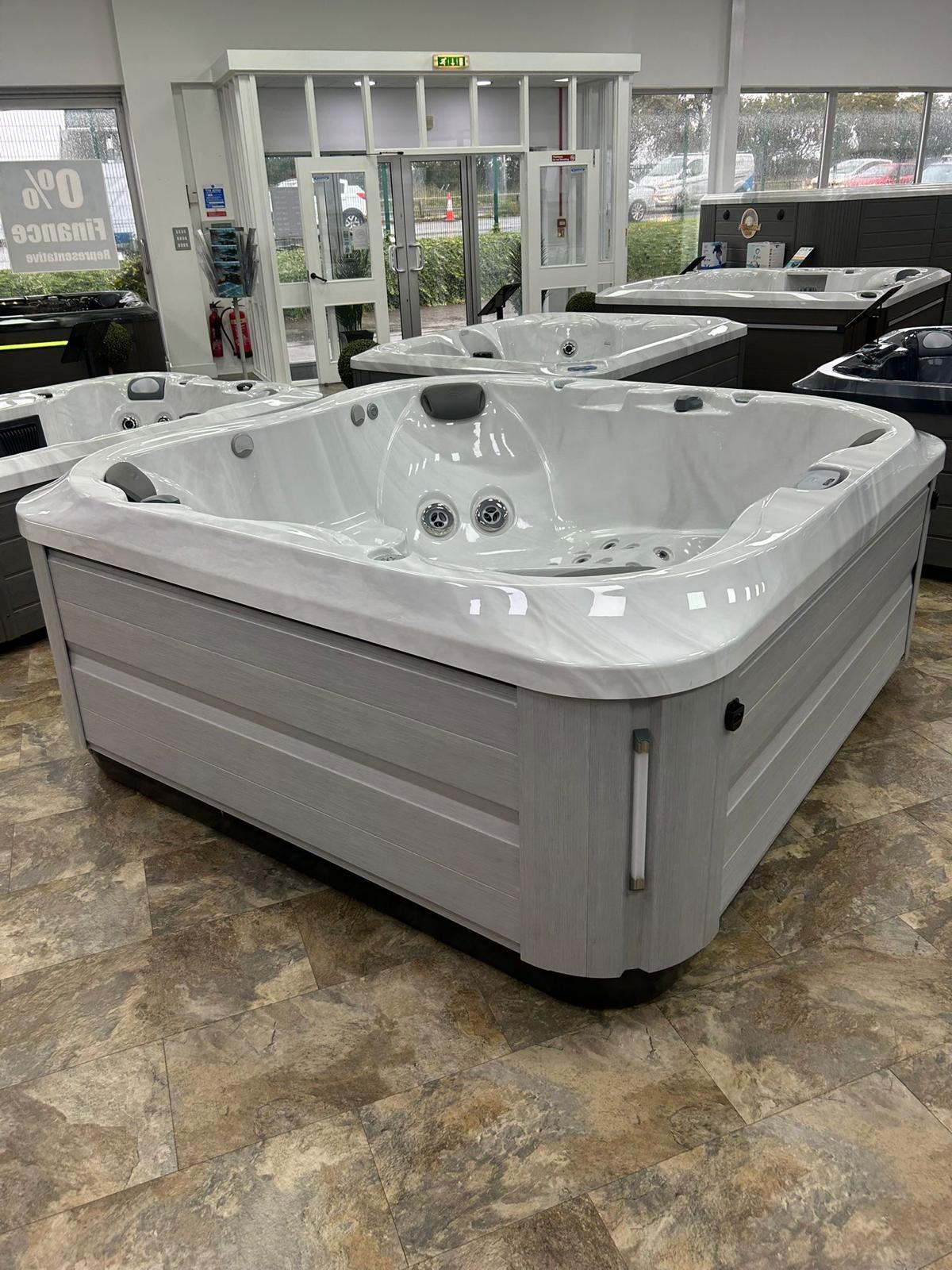 Jacuzzi® J335 Hot Tub