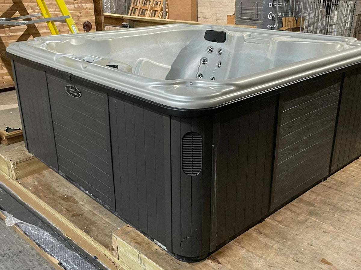 Viking Spa Royale Hot Tub