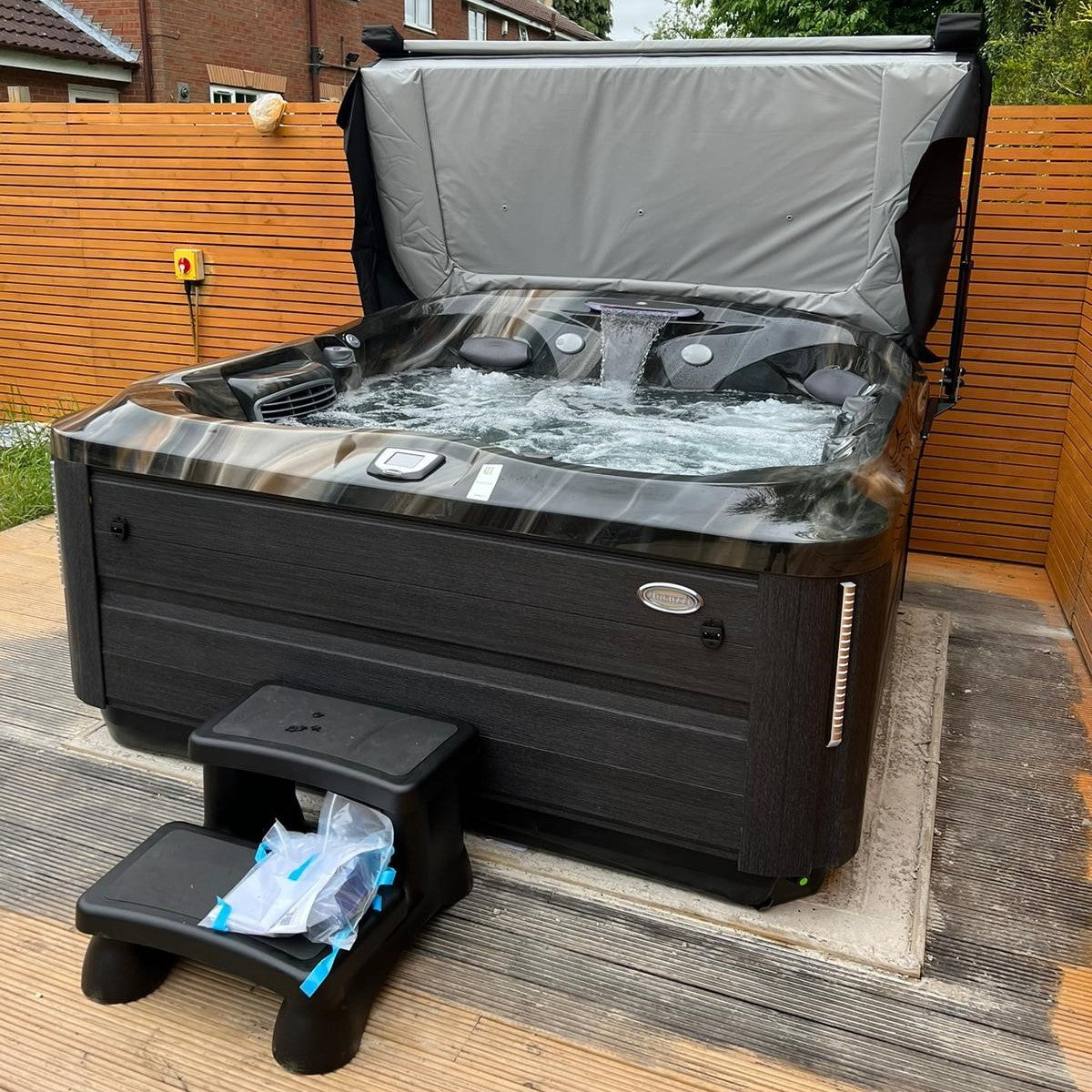 Jacuzzi® J435IP™ Hot Tub