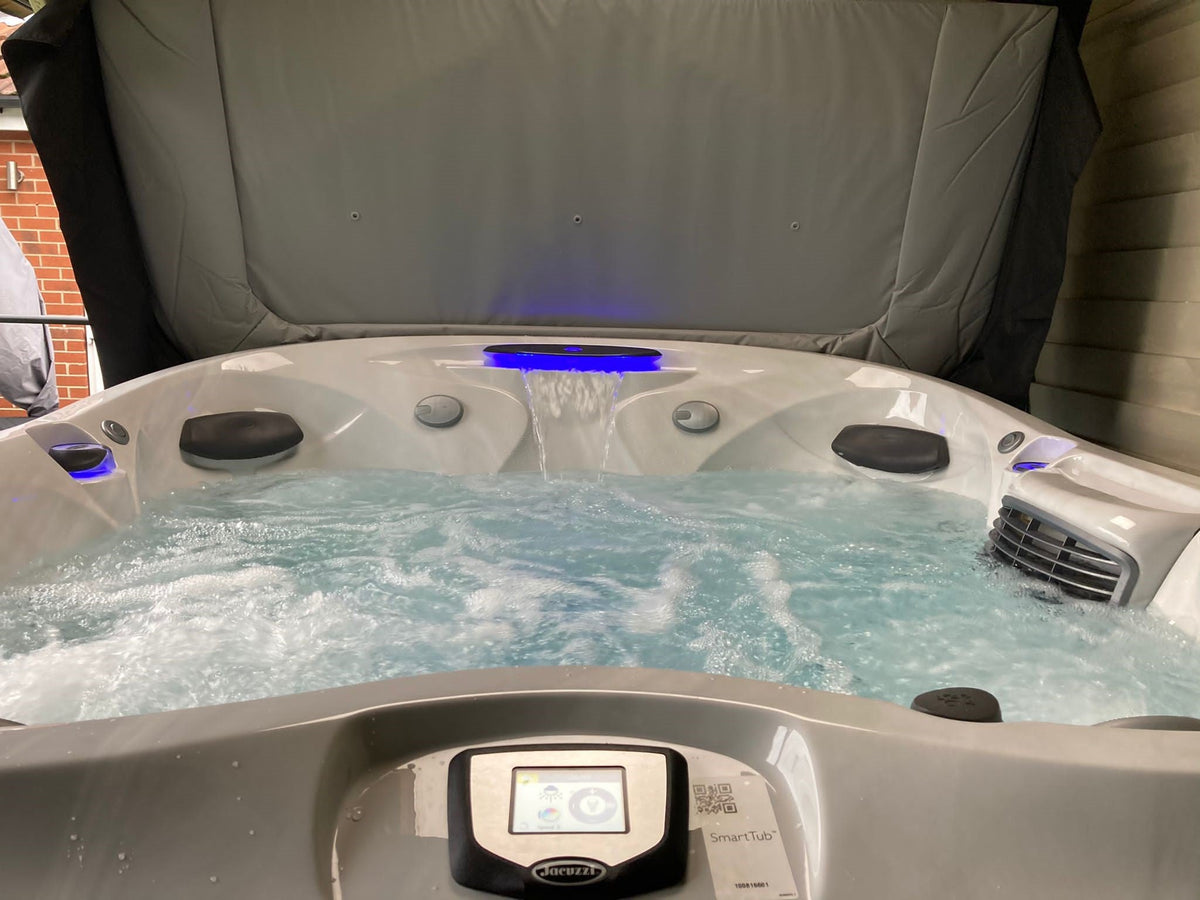 Jacuzzi® J435IP™ Hot Tub