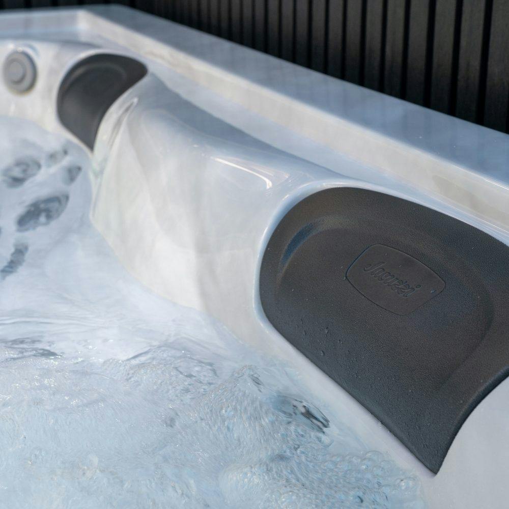 Jacuzzi® J404L™ Hot Tub