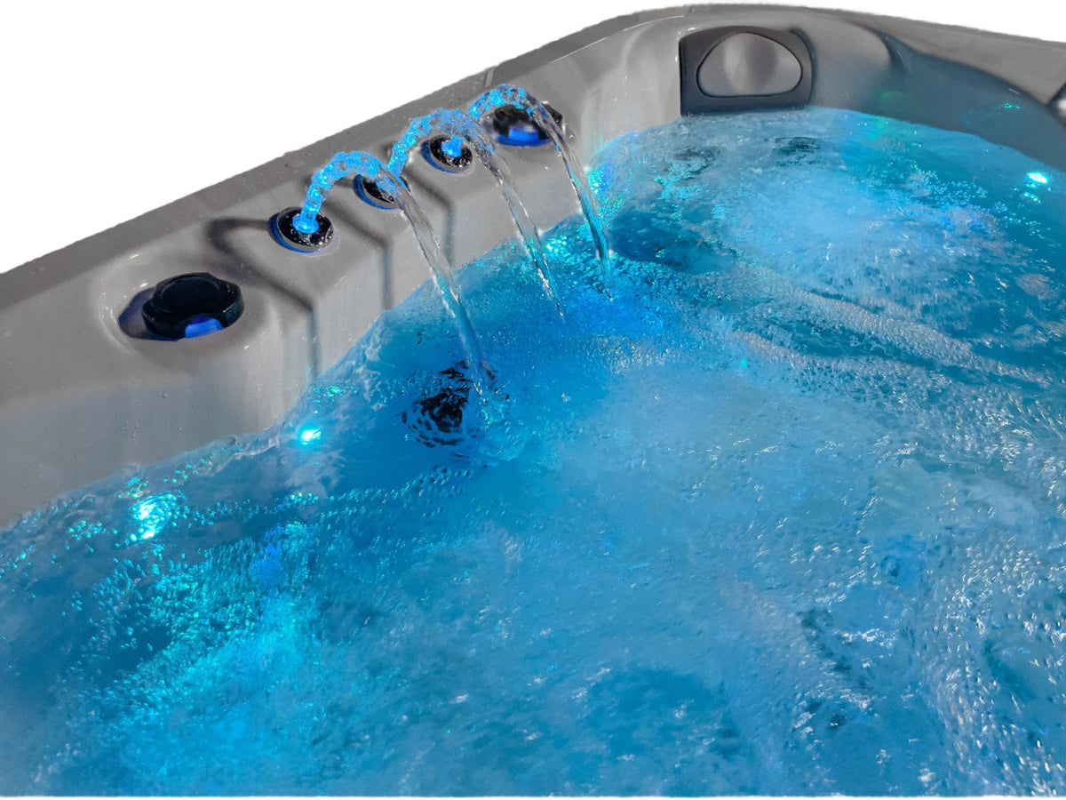 Outdoor Living Cove Hot Tub