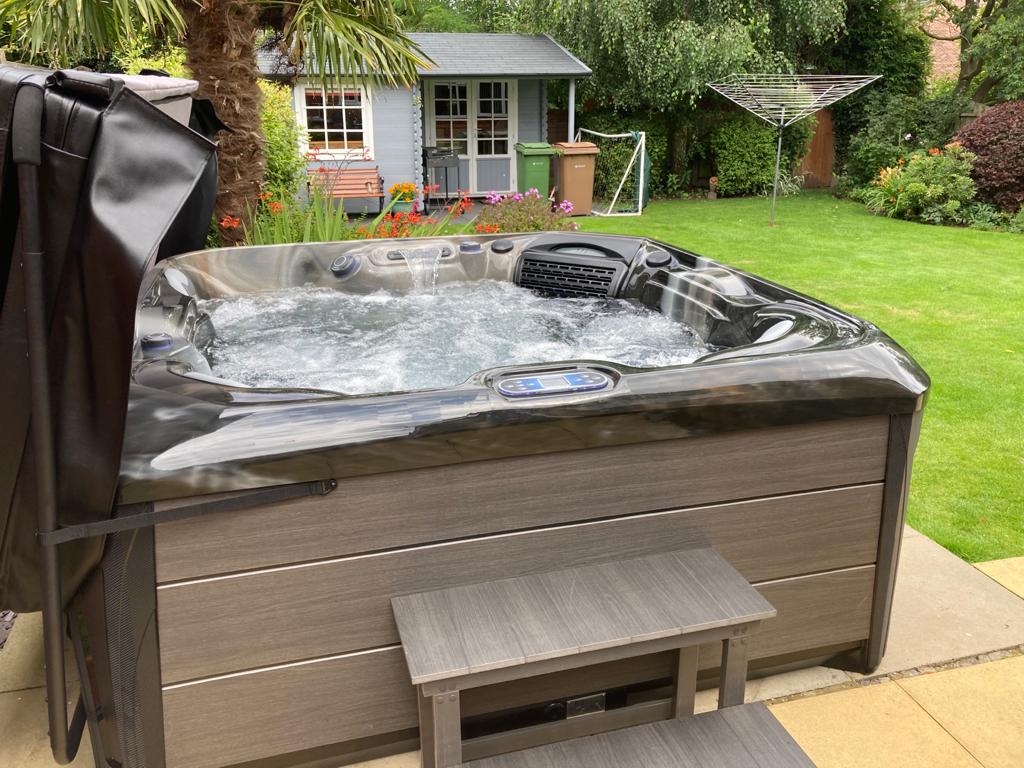 Platinum Spas Santorini Hot Tub