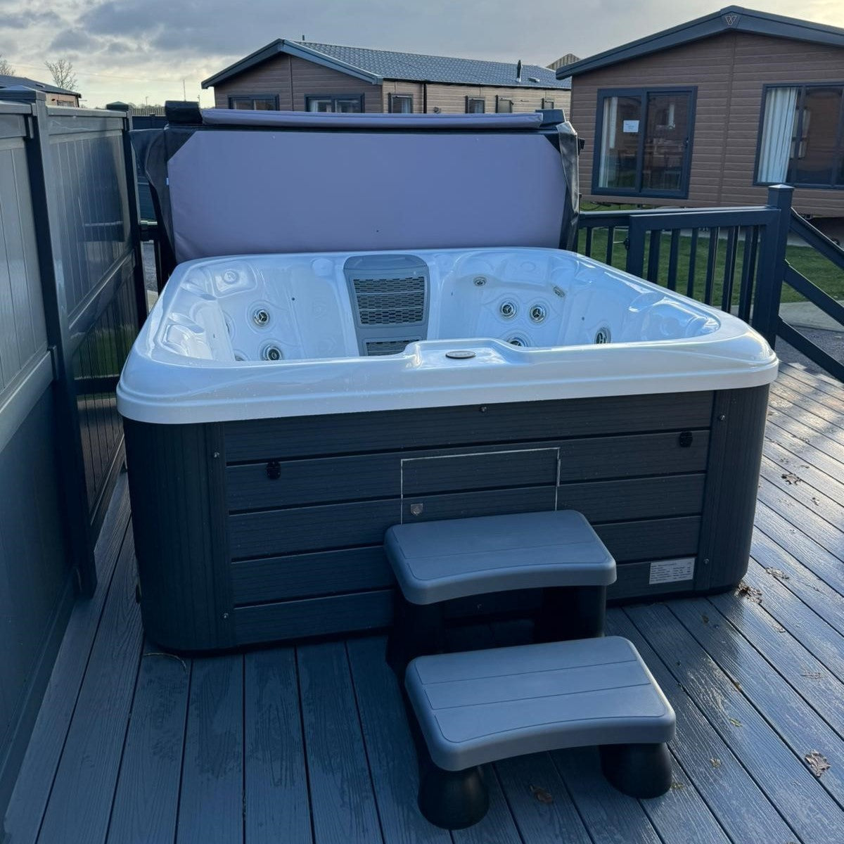 Platinum Spas Vacation Lounge Hot Tub