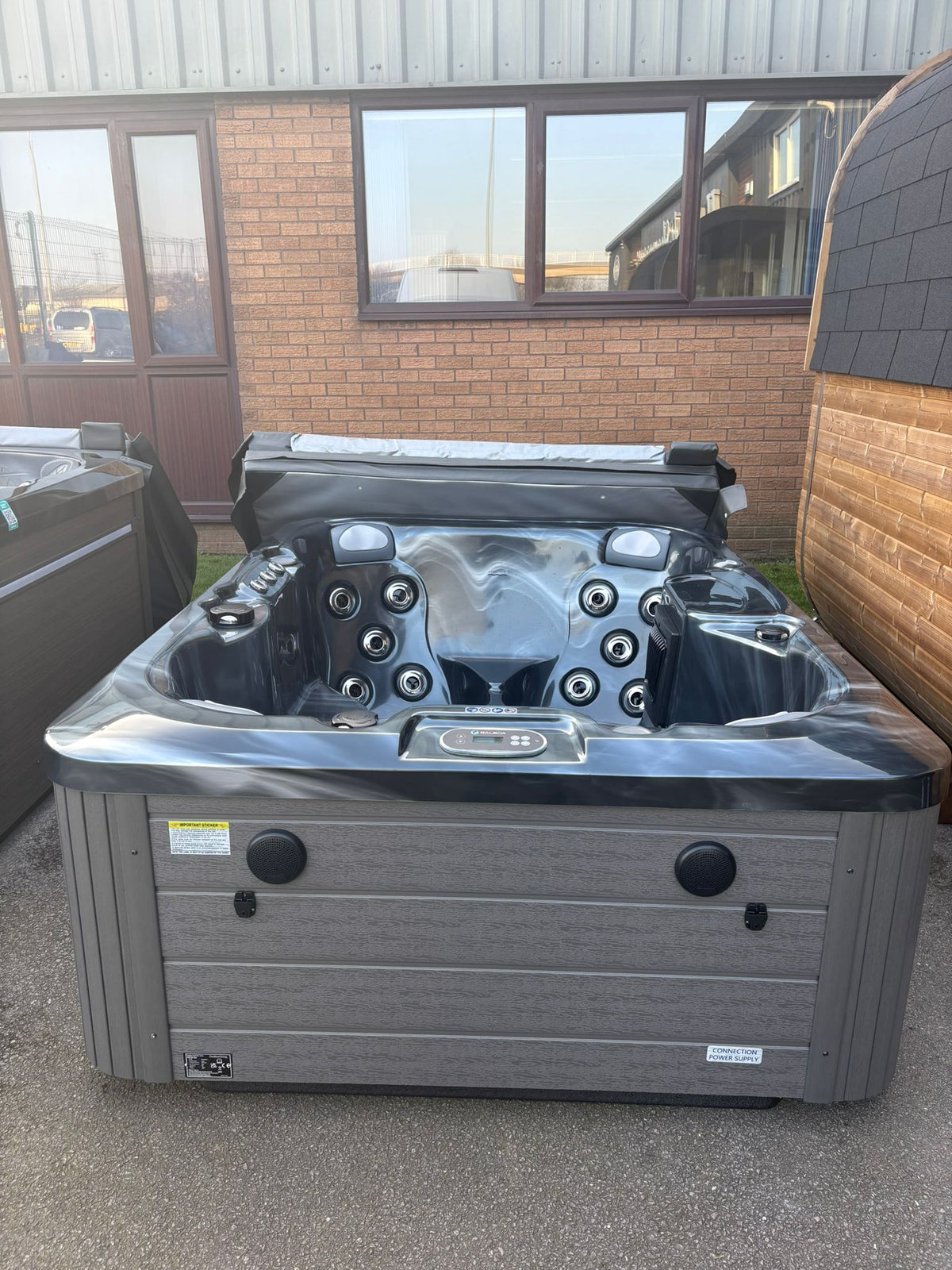 Outdoor Living Reef Hot Tub