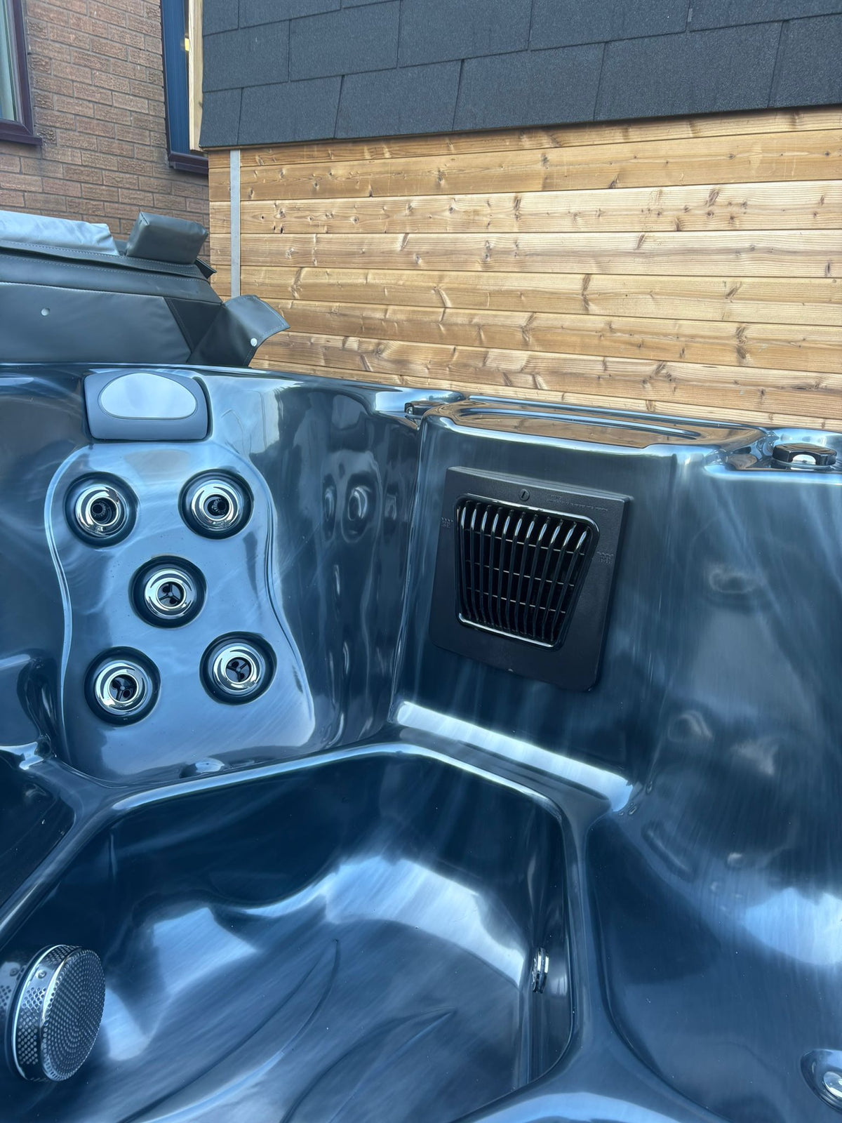 Outdoor Living Reef Hot Tub
